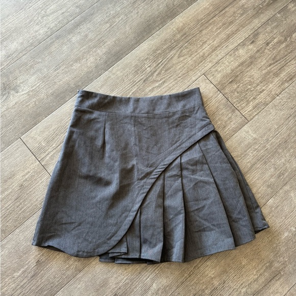 LAST PRICE🍒🤍 MIRACLE mini skirt ✨ - Picture 4 of 9